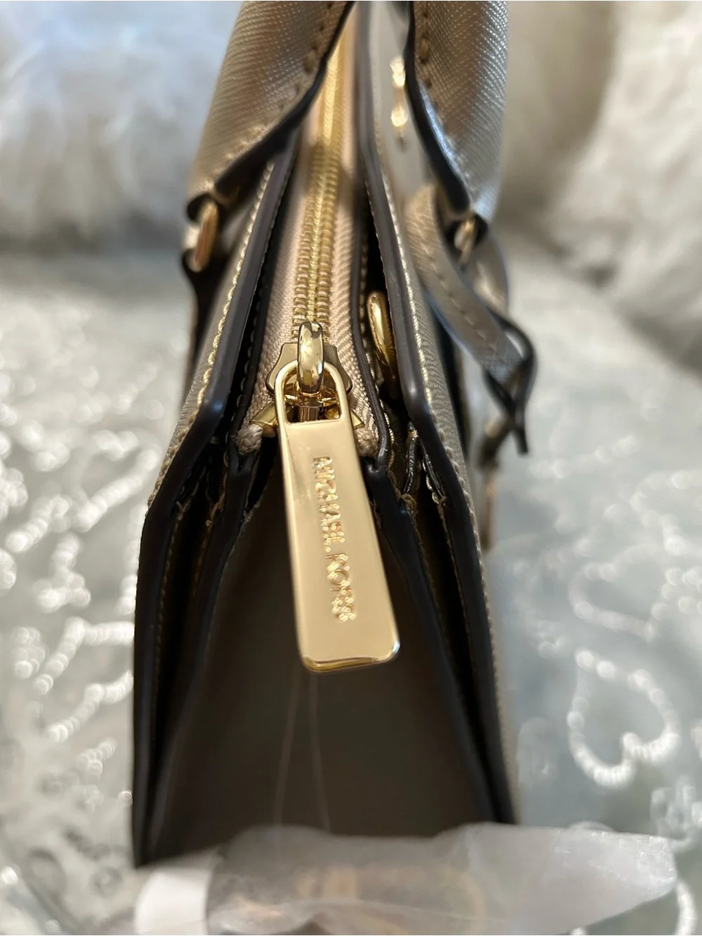 NWT Michael Kors Sheila Medium Metallic Gold Saffiano Leather Satchel